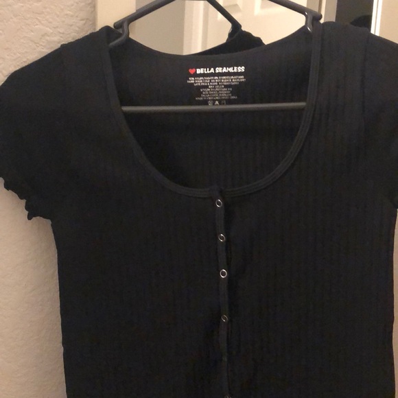 Lettuce Trim Button Up Top - Picture 4 of 5